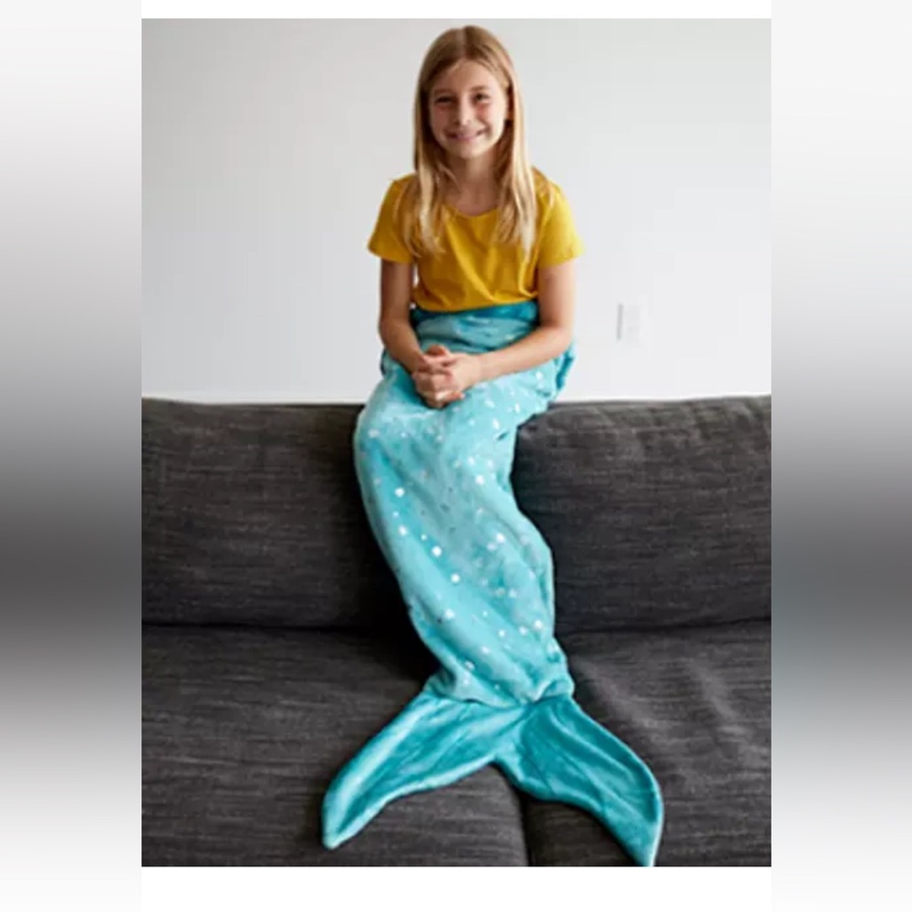 NIP Disney Movie Club Exclusive Mermaid Tail Blanket